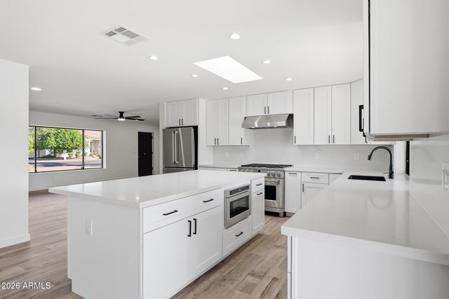 1124 N VILLA NUEVA Drive, Litchfield Park, AZ 85340
