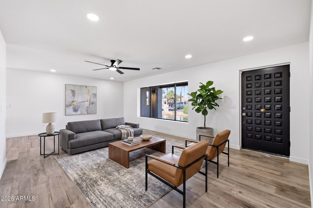 Image 3 of property listing at 1124 N VILLA NUEVA Drive, Litchfield Park, AZ 85340