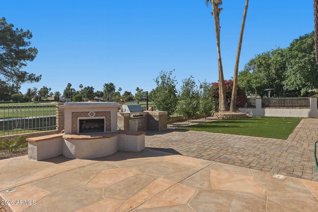 Image 37 of property listing at 1124 N VILLA NUEVA Drive, Litchfield Park, AZ 85340