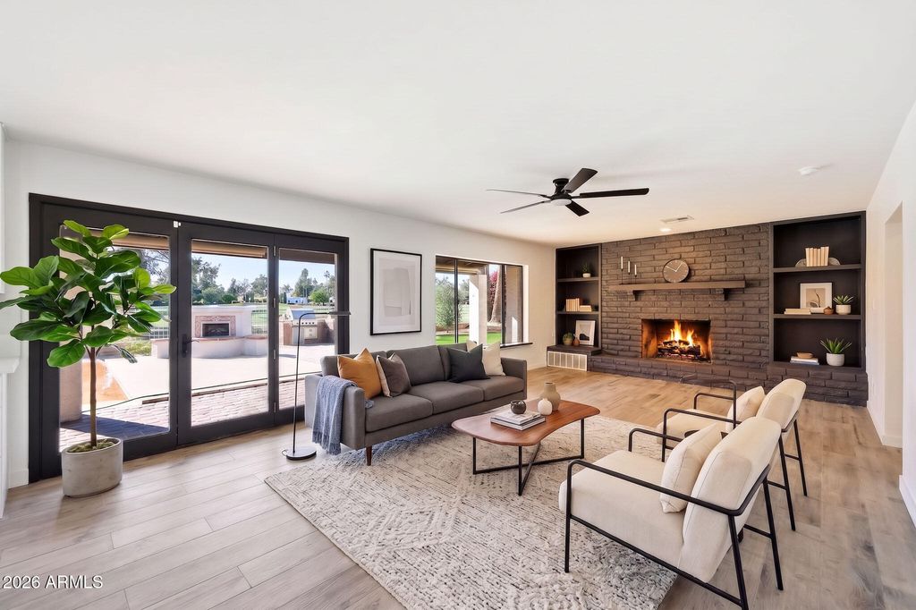 Image 9 of property listing at 1124 N VILLA NUEVA Drive, Litchfield Park, AZ 85340