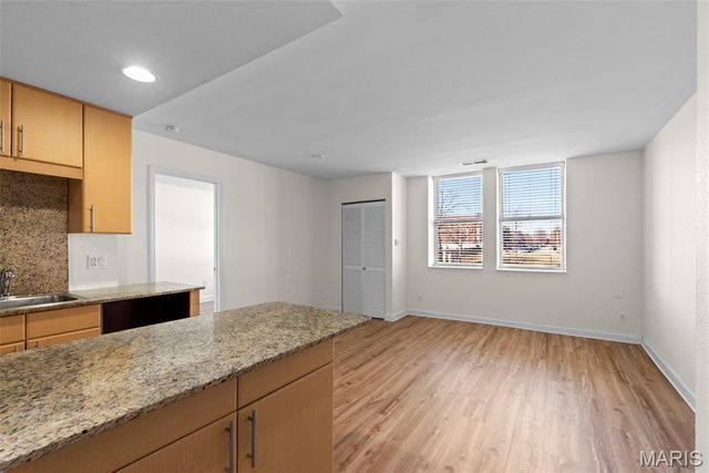 5696 Kingsbury Avenue 107, St Louis, MO 63112