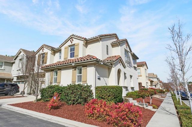 3279 La Rochelle Way, San Jose, CA 95135
