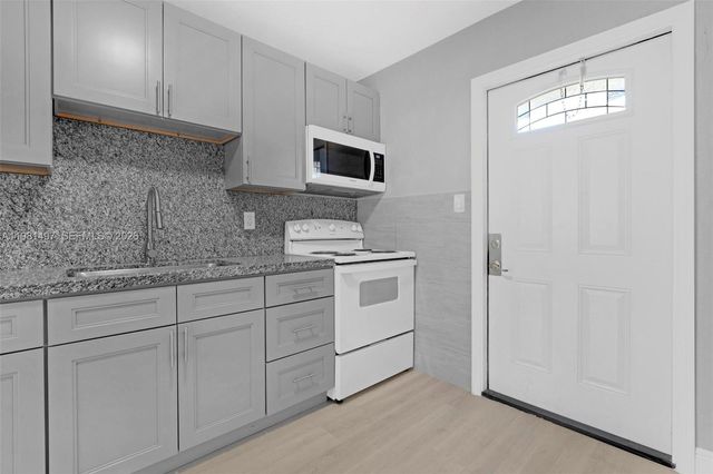 369 Phippen Waiters Rd 1-2, Dania Beach, FL 33004