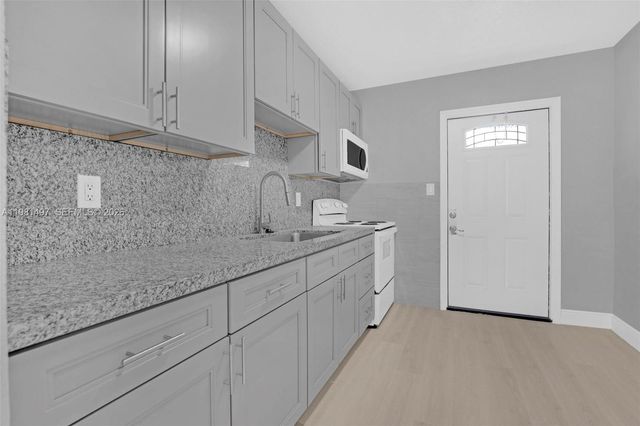 369 Phippen Waiters Rd 1-2, Dania Beach, FL 33004