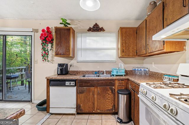 3049 Meadow Wood Court, Lawrenceville, GA 30044