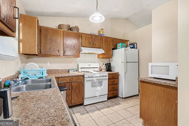 3049 Meadow Wood Court, Lawrenceville, GA 30044