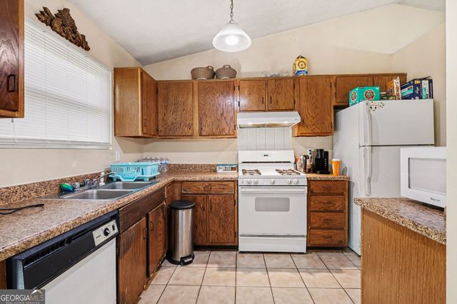 3049 Meadow Wood Court, Lawrenceville, GA 30044