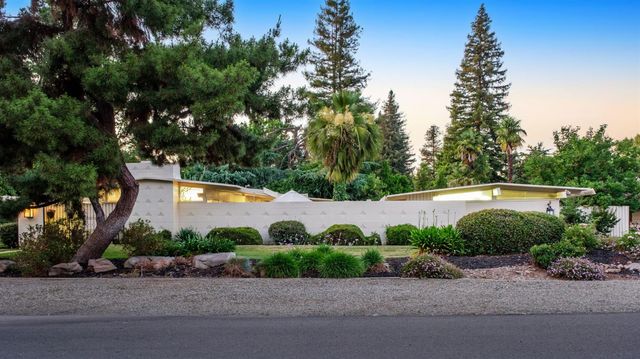 5306 N Sequoia Drive, Fresno, CA 93711