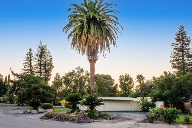 5306 N Sequoia Drive, Fresno, CA 93711