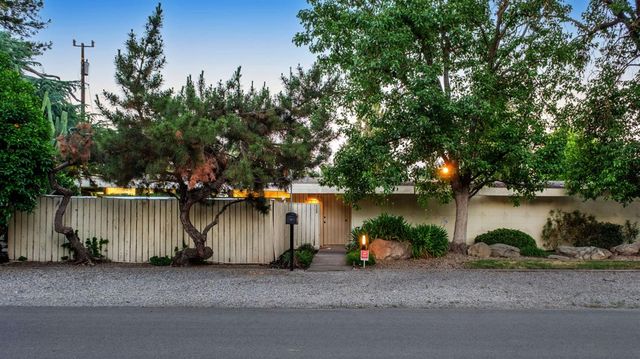 5306 N Sequoia Drive, Fresno, CA 93711