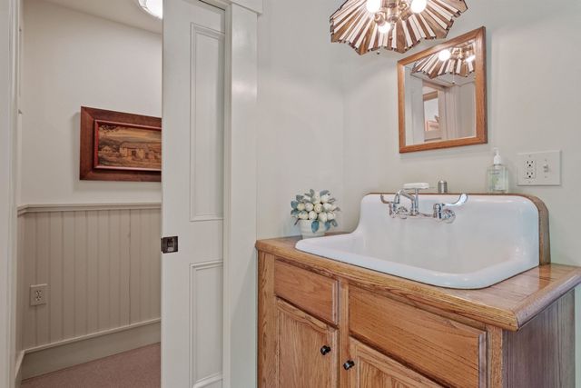 12 Highland Street, Meredith, NH 03253