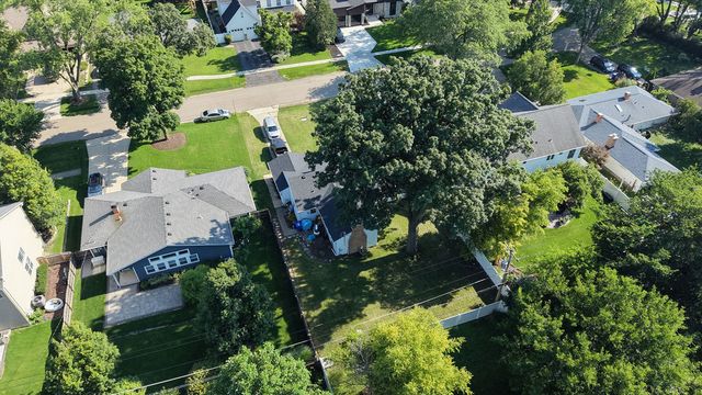 615 Wakeman Avenue, Wheaton, IL 60187
