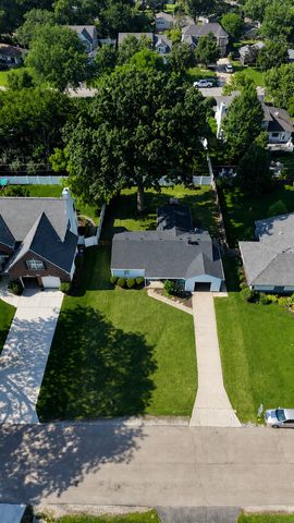 615 Wakeman Avenue, Wheaton, IL 60187