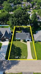 615 Wakeman Avenue, Wheaton, IL 60187