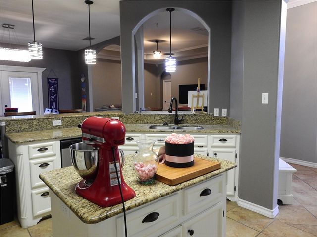 6829 Guinevere St, Corpus Christi, TX 78414