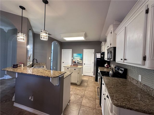 6829 Guinevere St, Corpus Christi, TX 78414