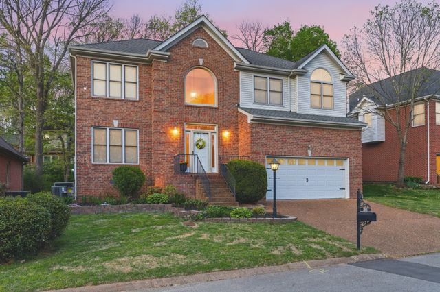 504 Schooner Cv, Hermitage, TN 37076