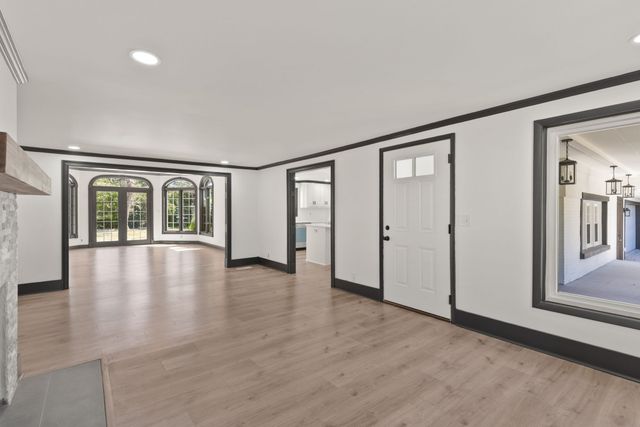 202 Harbor Dr, Hendersonville, TN 37075