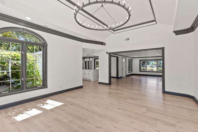 202 Harbor Dr, Hendersonville, TN 37075