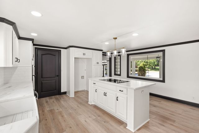 202 Harbor Dr, Hendersonville, TN 37075