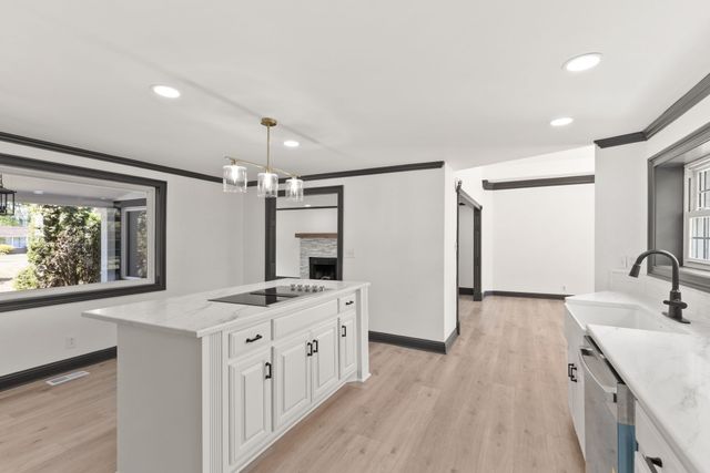 202 Harbor Dr, Hendersonville, TN 37075