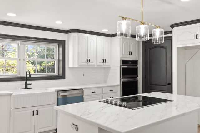 202 Harbor Dr, Hendersonville, TN 37075