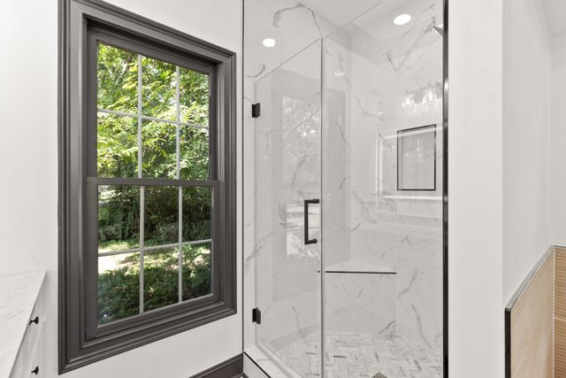 202 Harbor Dr, Hendersonville, TN 37075