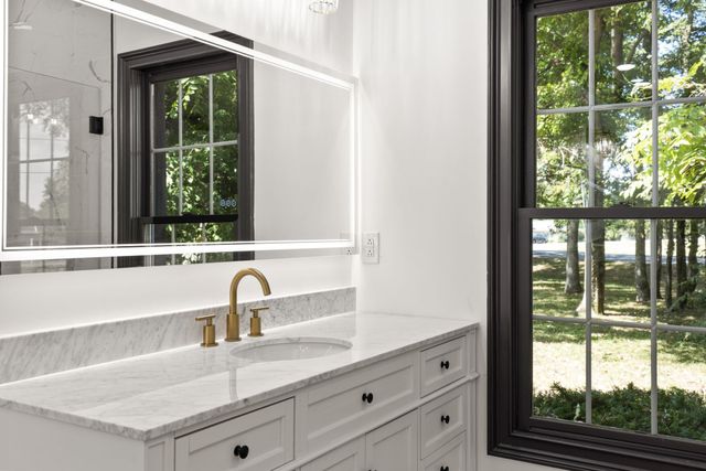 202 Harbor Dr, Hendersonville, TN 37075