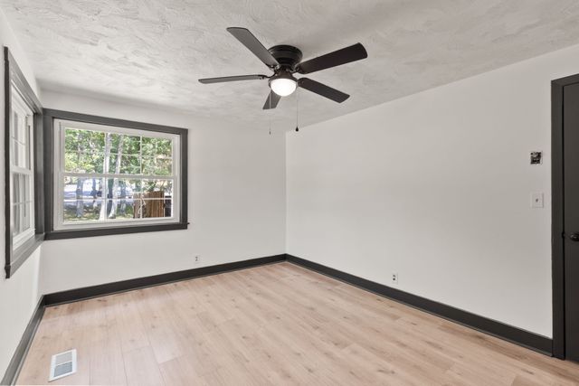 202 Harbor Dr, Hendersonville, TN 37075