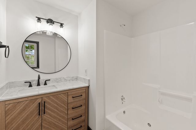 202 Harbor Dr, Hendersonville, TN 37075