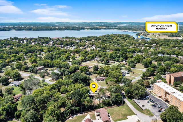 202 Harbor Dr, Hendersonville, TN 37075