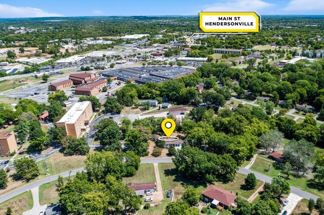 202 Harbor Dr, Hendersonville, TN 37075