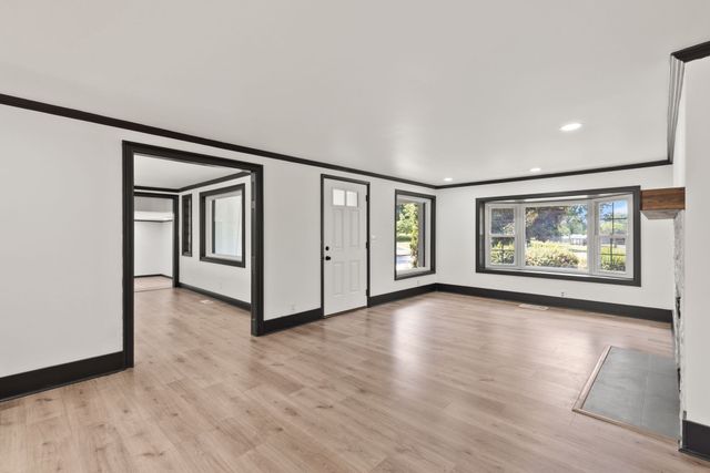 202 Harbor Dr, Hendersonville, TN 37075