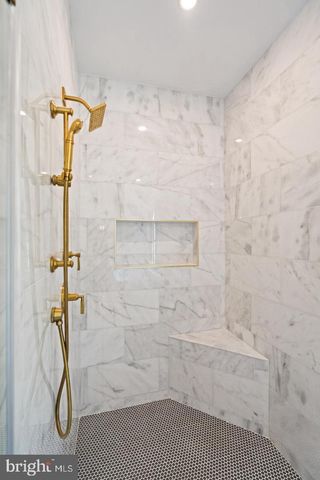 5631 MACARTHUR BLVD NW, Washington, DC 20016