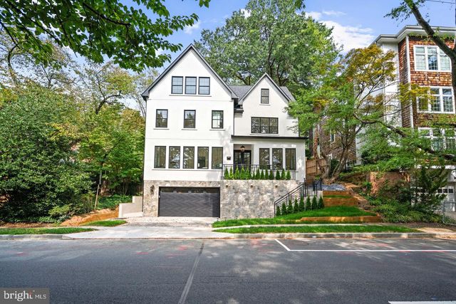 5631 MACARTHUR BLVD NW, Washington, DC 20016
