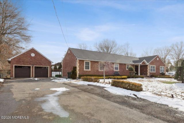 212 Stonehurst Boulevard, Freehold, NJ 07728