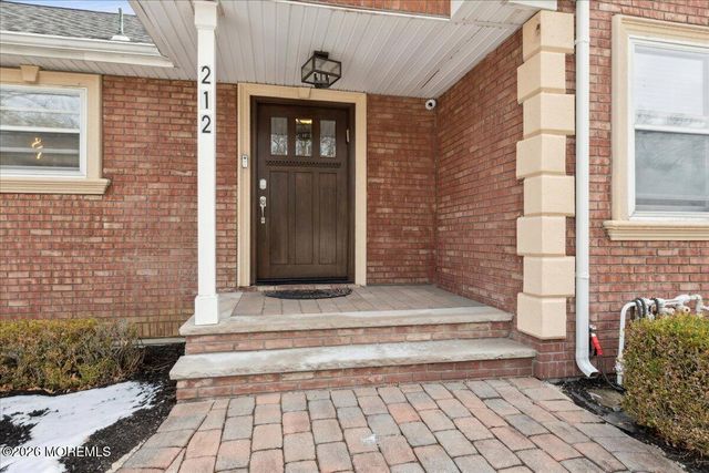 212 Stonehurst Boulevard, Freehold, NJ 07728