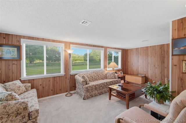 16525 203rd East Avenue, Broken Arrow, OK 74014
