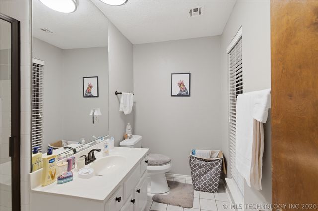 16525 203rd East Avenue, Broken Arrow, OK 74014