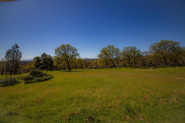 8822 Bass Pond Road, Millville, CA 96062