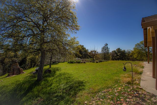 8822 Bass Pond Road, Millville, CA 96062