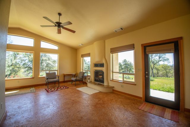 8822 Bass Pond Road, Millville, CA 96062