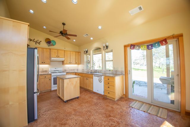 8822 Bass Pond Road, Millville, CA 96062