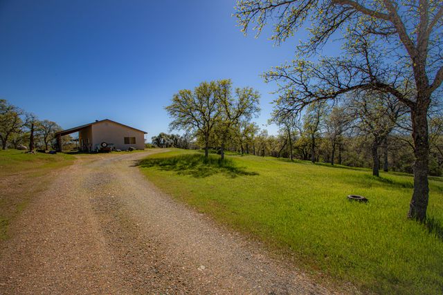 8822 Bass Pond Road, Millville, CA 96062
