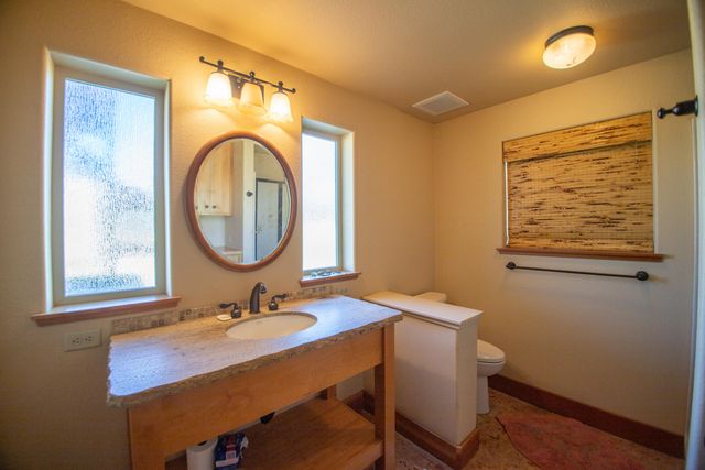 8822 Bass Pond Road, Millville, CA 96062