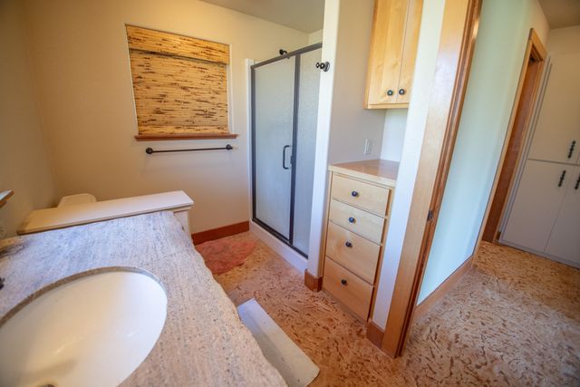 8822 Bass Pond Road, Millville, CA 96062