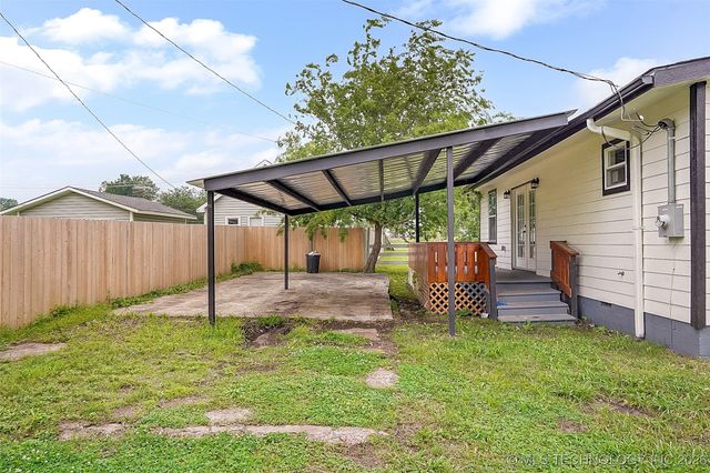 1207 E Broadway Street, Muskogee, OK 74403