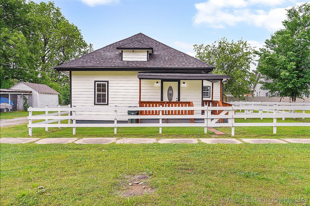 1207 E Broadway Street, Muskogee, OK 74403