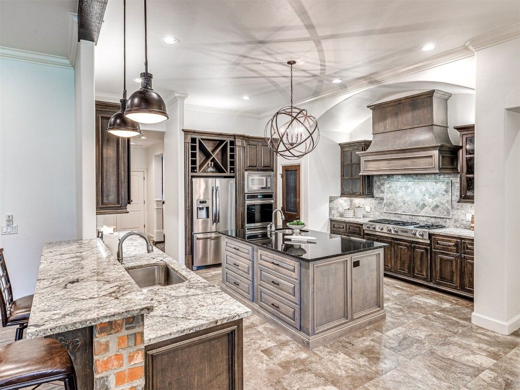 4925 Shades Bridge Road, Edmond, OK 73034