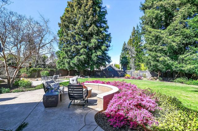 11637 Red Gulch Ct, Gold River, CA 95670